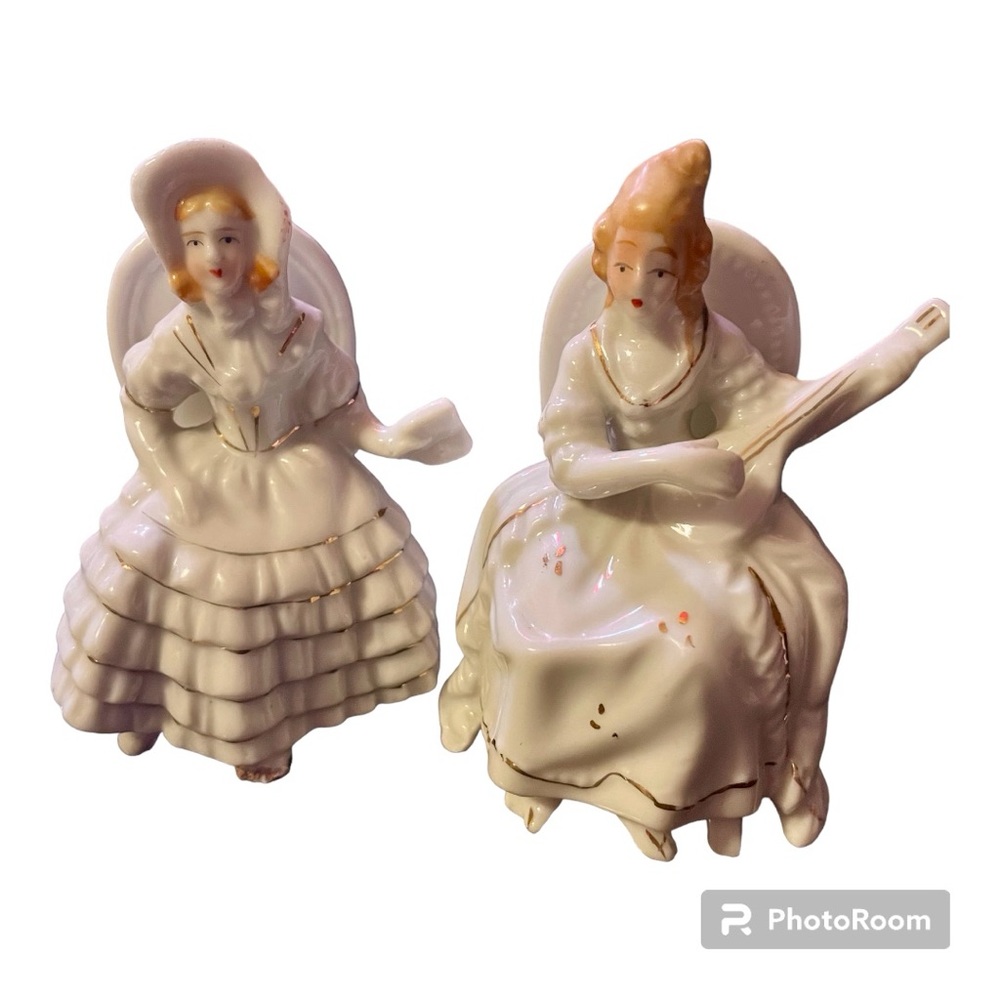 Vintage figurines | 2 Colonial ladies | made in Japan | White & Gold | EUC